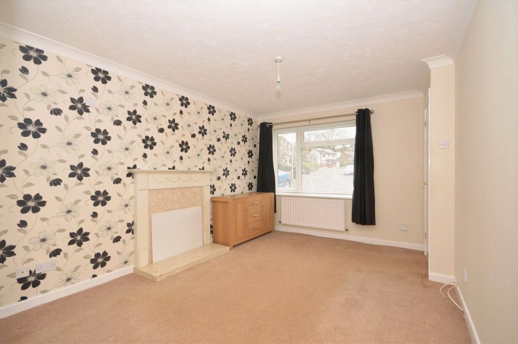 Property photo 3 of 7 Lounge