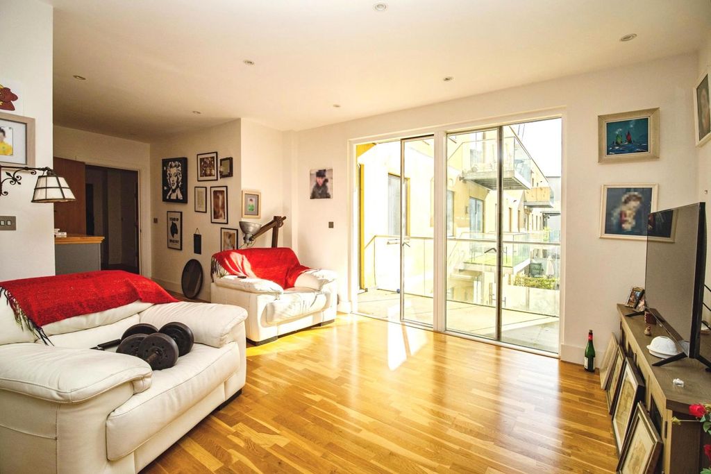 Property photo 2 of 20 Pbox-Img.Jpg