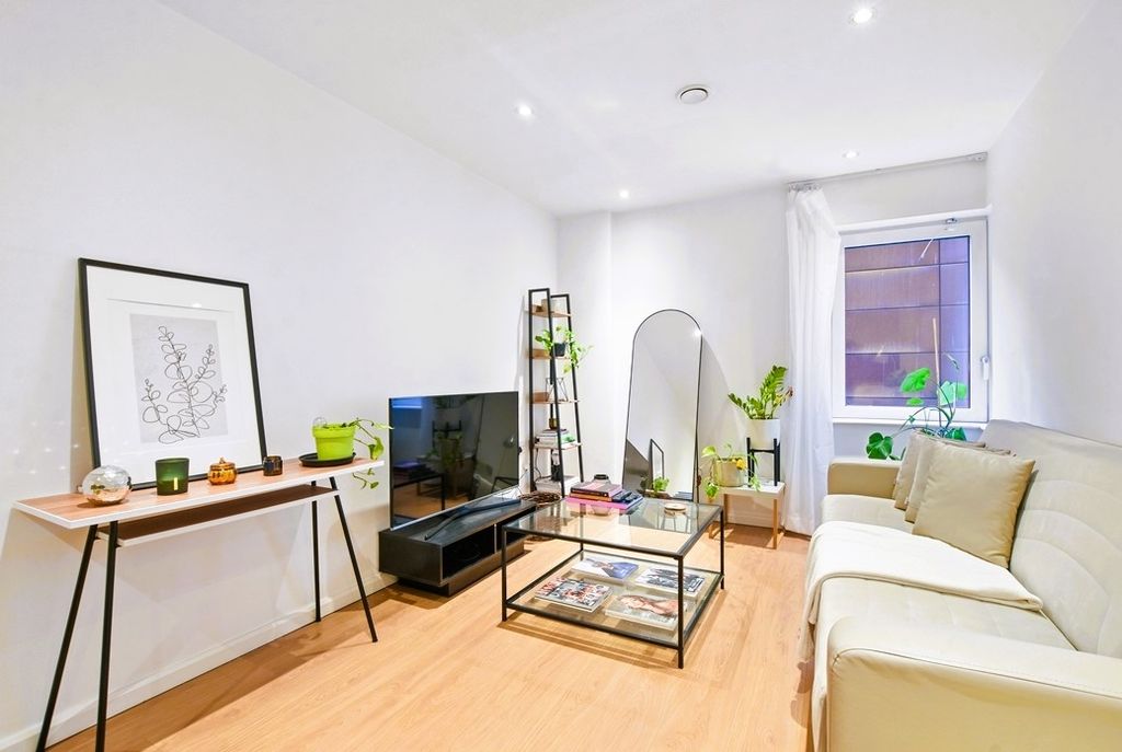 Property photo 2 of 13 Photo 1