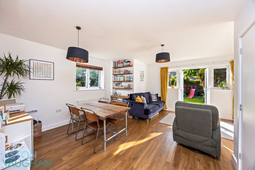 Property photo 2 of 10 4738831