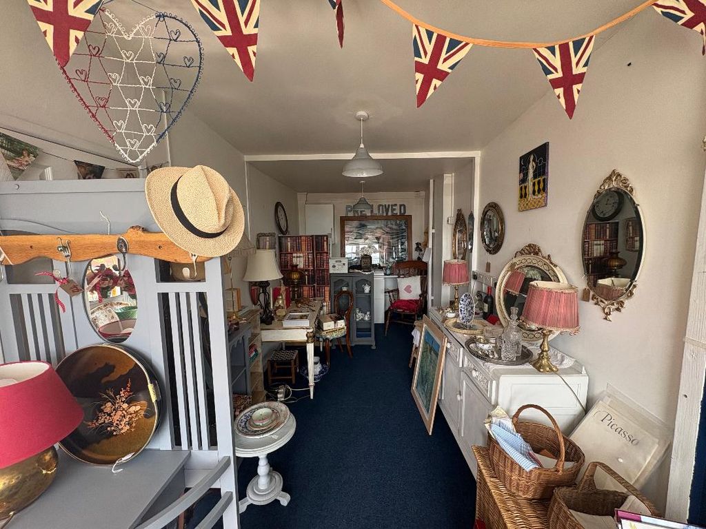 Property photo 2 of 4 Photo 4