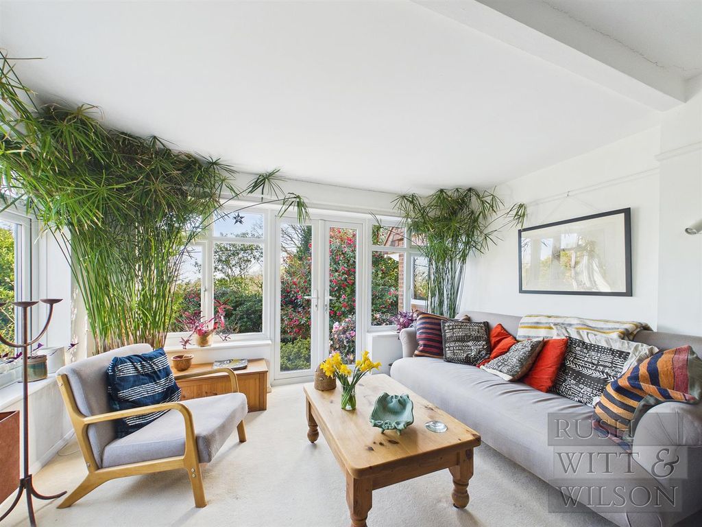 Property photo 3 of 39