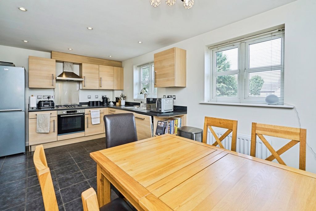 Property photo 3 of 20 Pbox-Img.Jpg