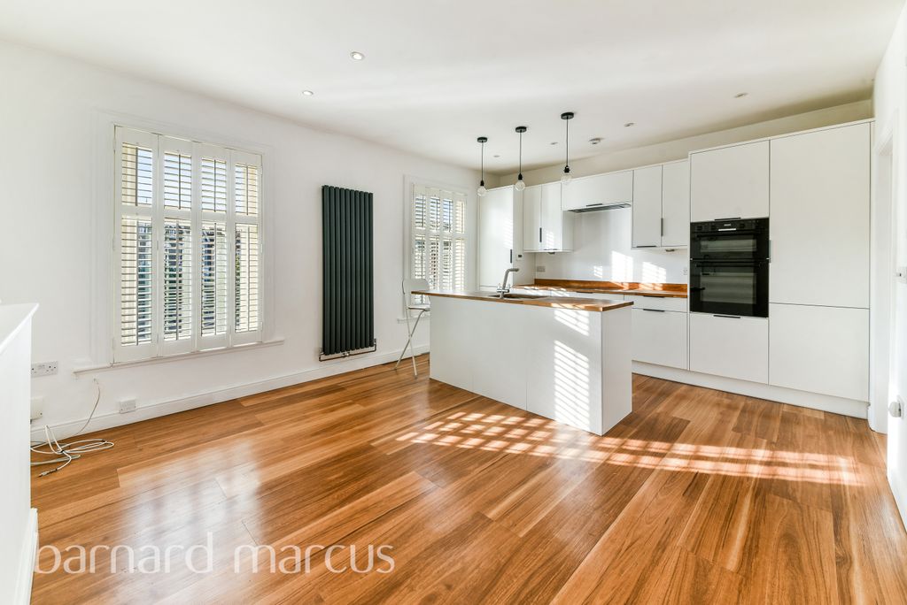 Property photo 1 of 17 Image