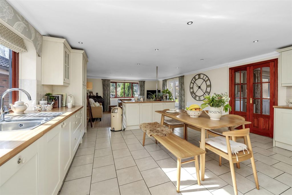 Property photo 3 of 27 Dcp_6336.Jpg