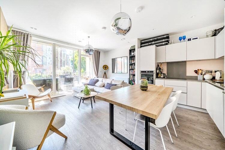 Property photo 1 of 15 Reception/Kitchen