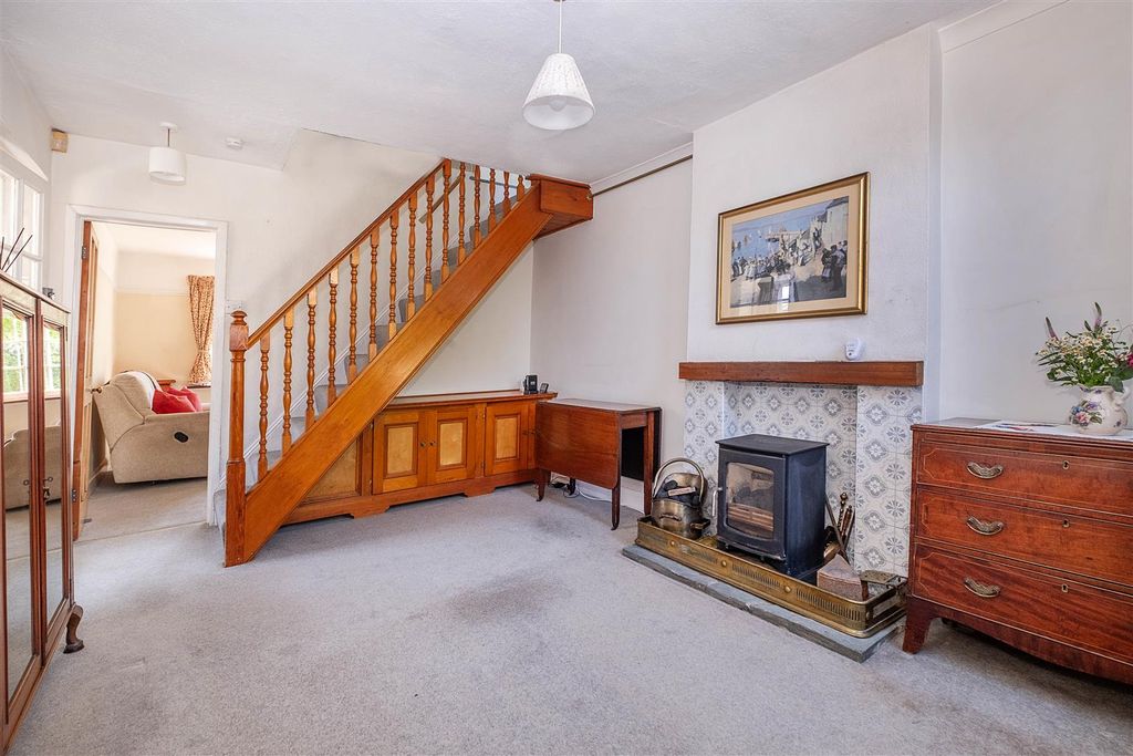 Property photo 3 of 25 3-Rushett-Close- (16).Jpg