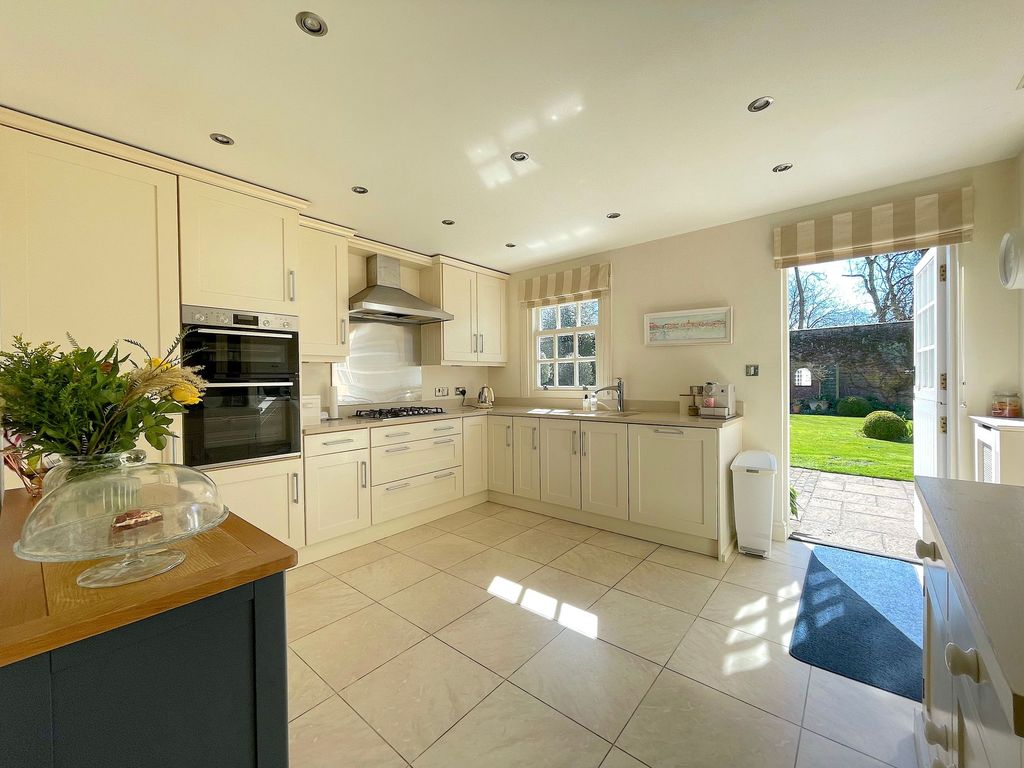 Property photo 3 of 50 Kitchen (1)