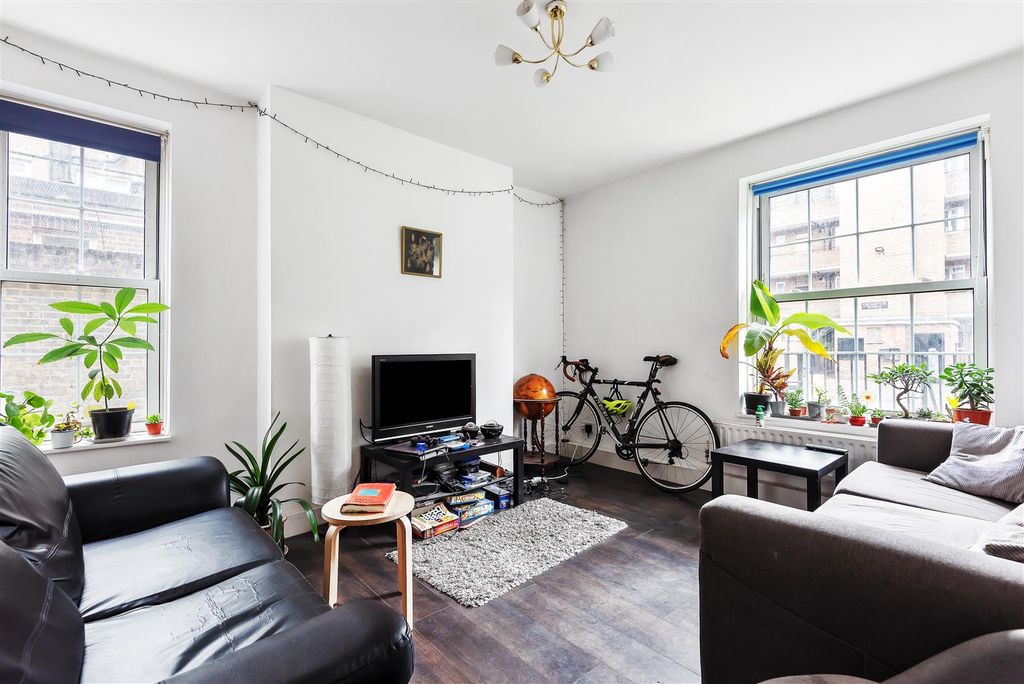 Property photo 1 of 10 750572 (2).Jpg