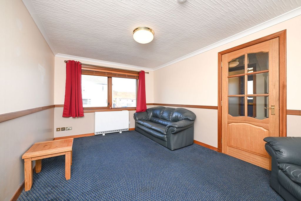 Property photo 3 of 37