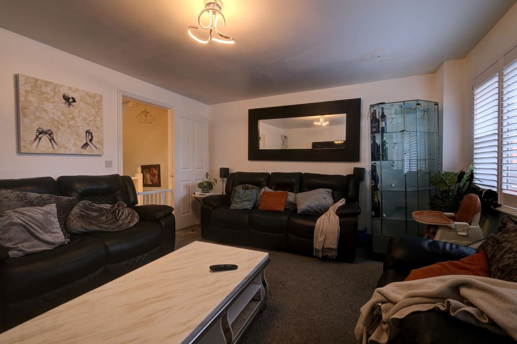 Property photo 2 of 13 Image 2