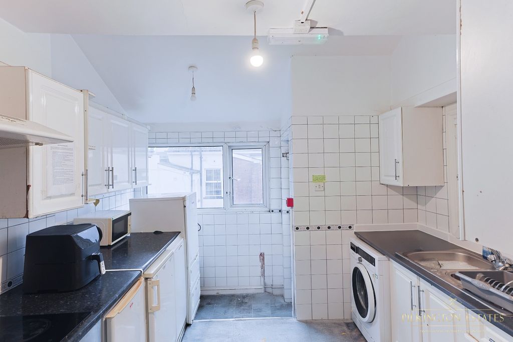 Property photo 2 of 13 4501823