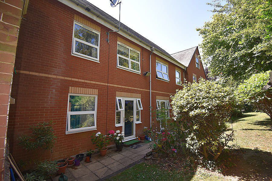Property photo 1 of 12