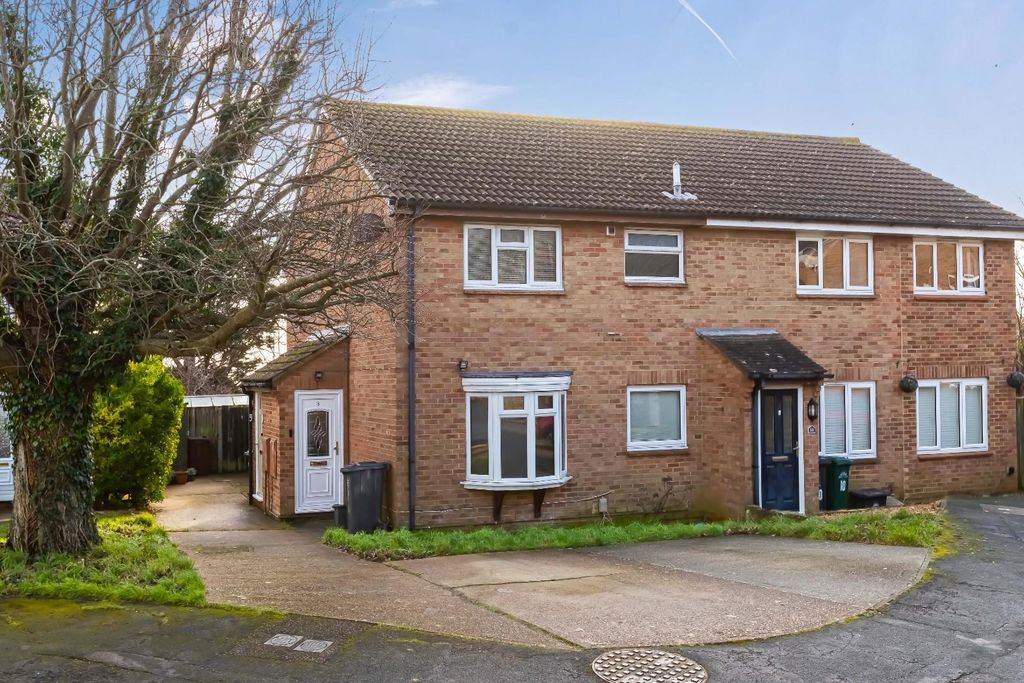 Property photo 1 of 12 Lodge Close_12.Jpg