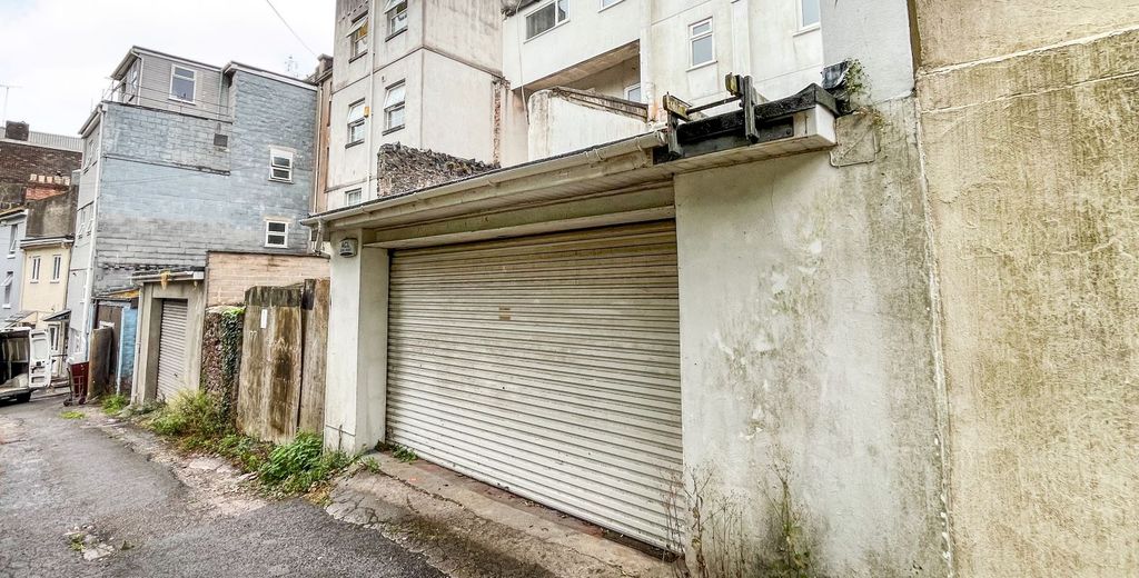 Property photo 1 of 4