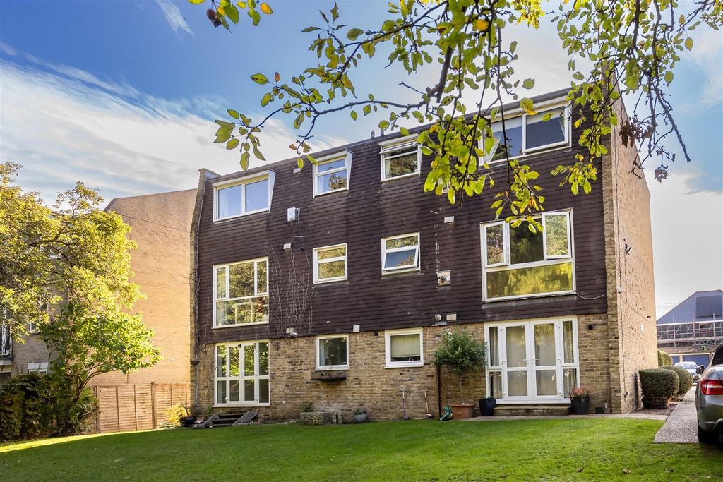 Property photo 1 of 15 7 The Plain (14).Jpg