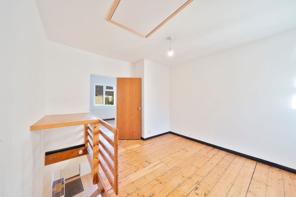 Property photo 3 of 21