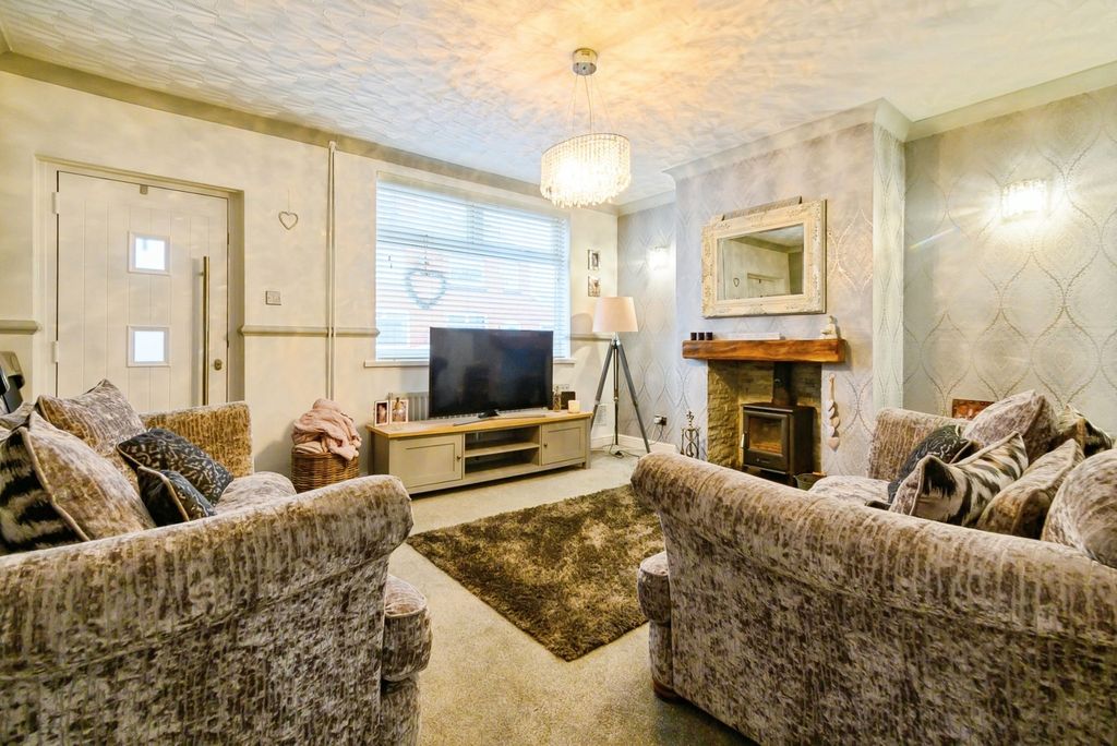 Property photo 2 of 19 Living Room