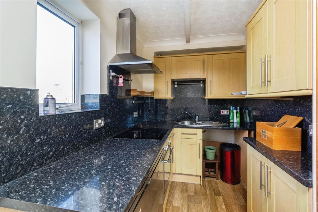 Property photo 2 of 6