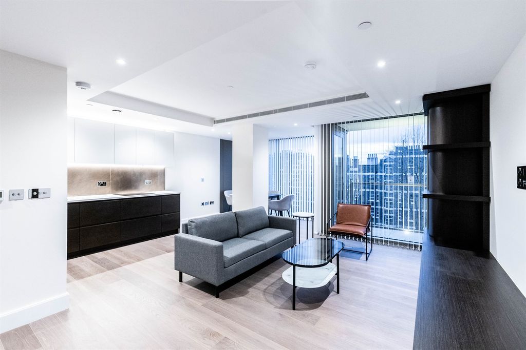 Property photo 1 of 10 (Main)