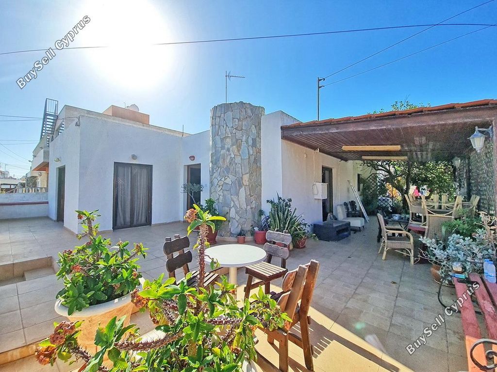 Property photo 1 of 31