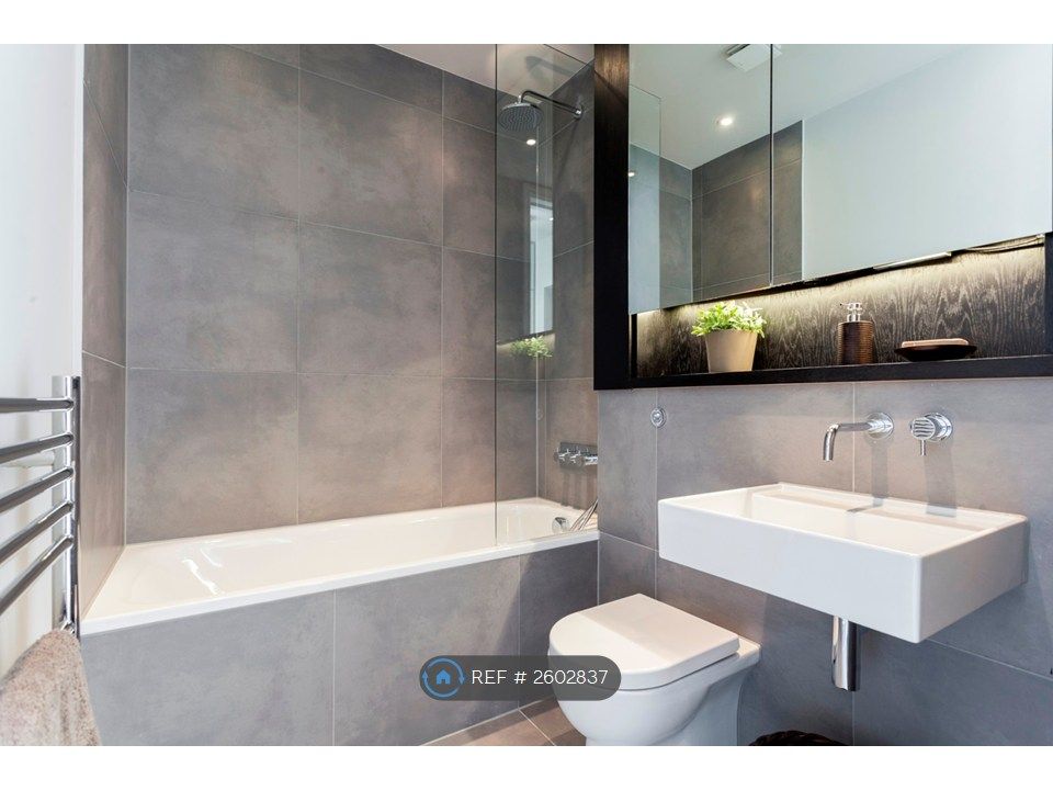Property photo 1 of 8 Master Bathroom