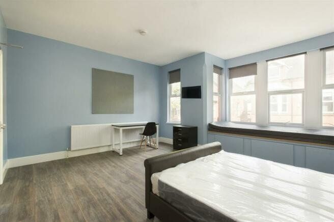 Property photo 2 of 16 Picture No. 14