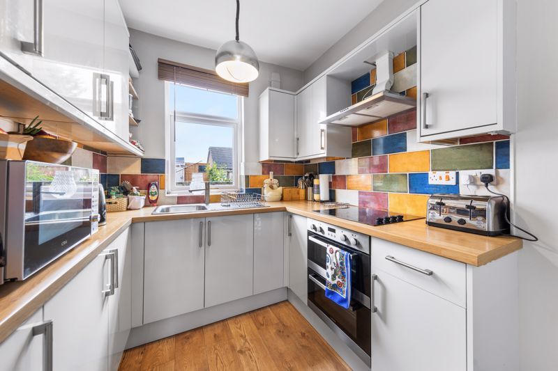 Property photo 2 of 21 Kitchen.