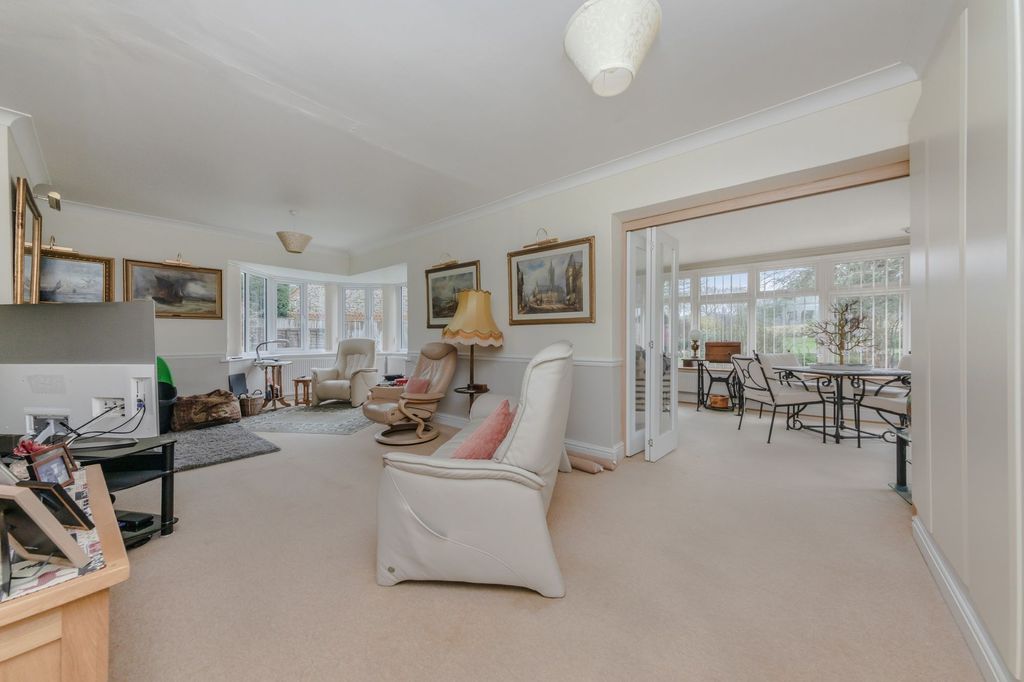 Property photo 2 of 43