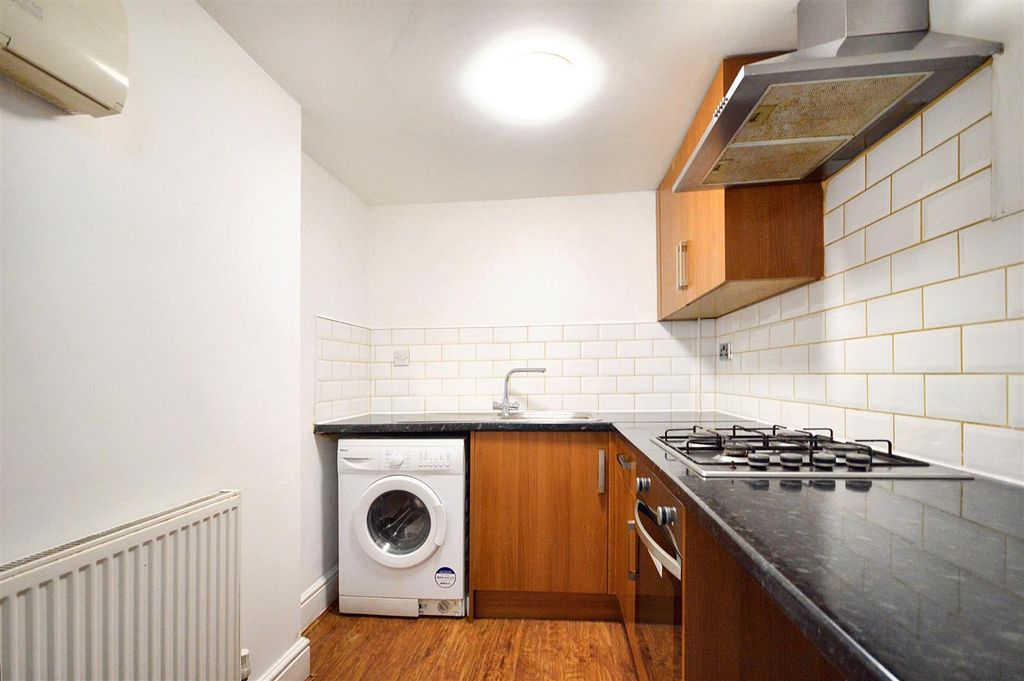 Property photo 2 of 8 Kitchen