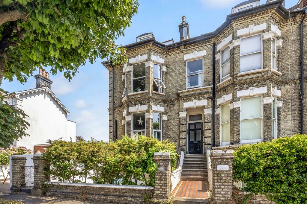 Property photo 1 of 13