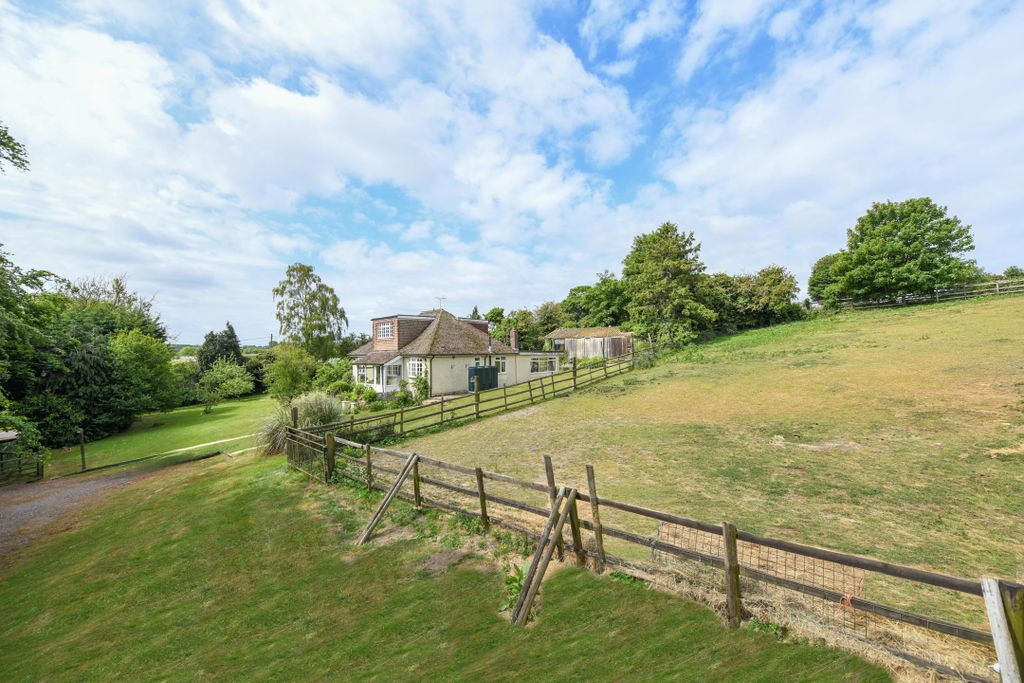Property photo 1 of 32