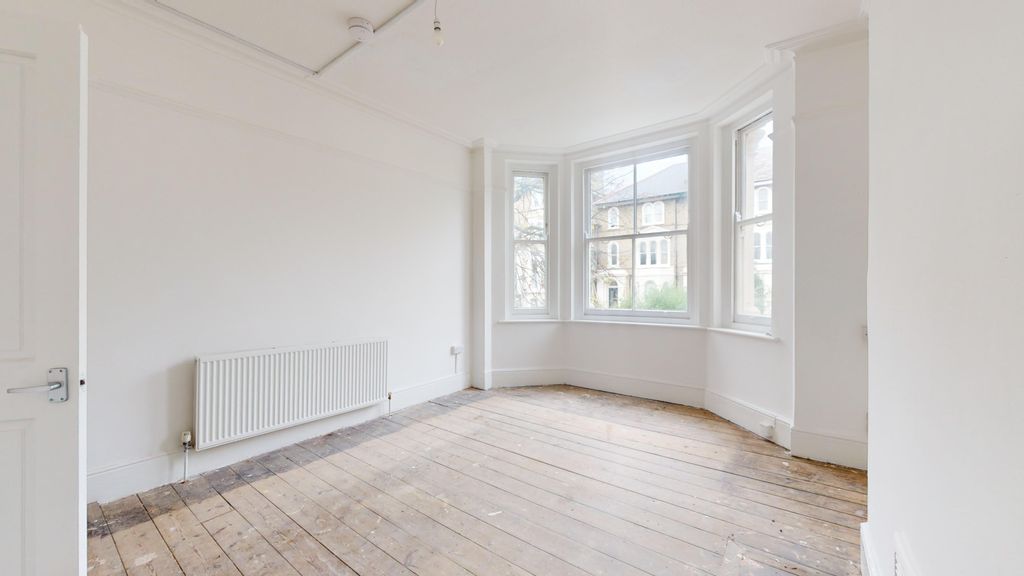 Property photo 2 of 12 Flat 3, 28 Cathcart Hill, Tufnell Park, London, N19 5Qn