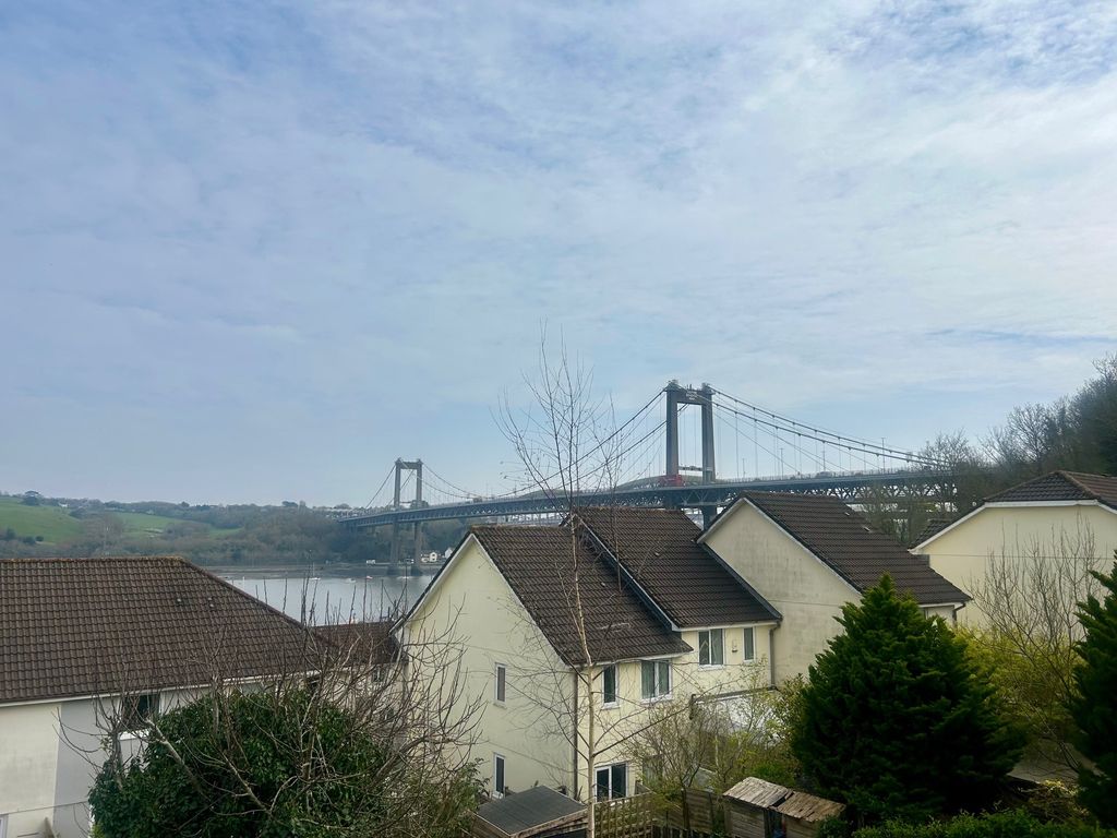 Property photo 2 of 8 Image