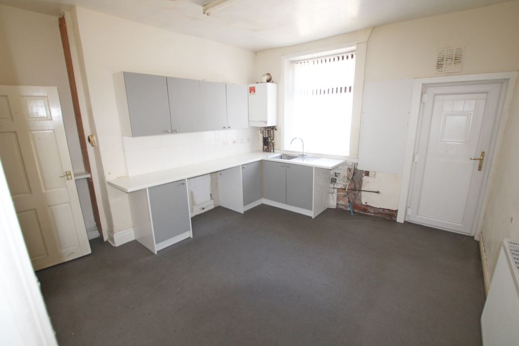 Property photo 3 of 6 3