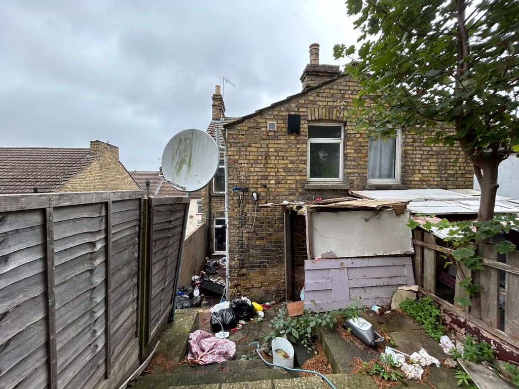 Property photo 2 of 11