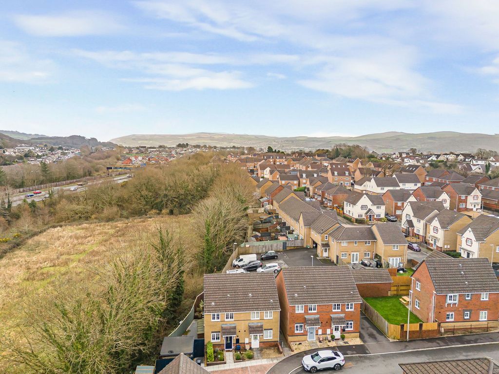 Property photo 2 of 30