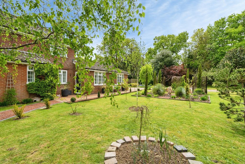 Property photo 3 of 39 Pbox-Img.Jpg
