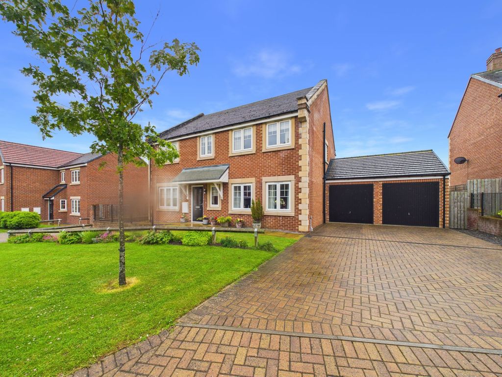 Property photo 1 of 18 External