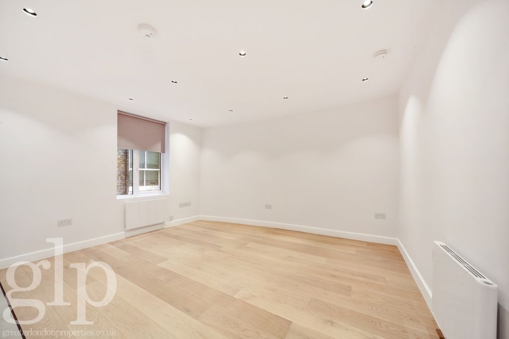 Property photo 1 of 8 1113740