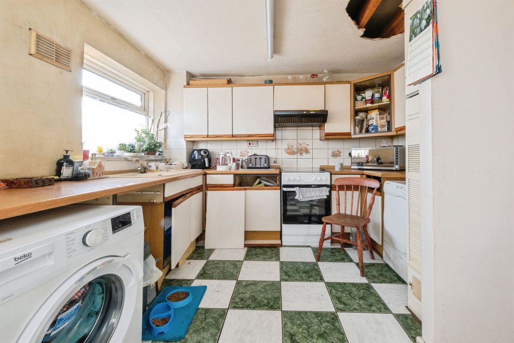 Property photo 3 of 14