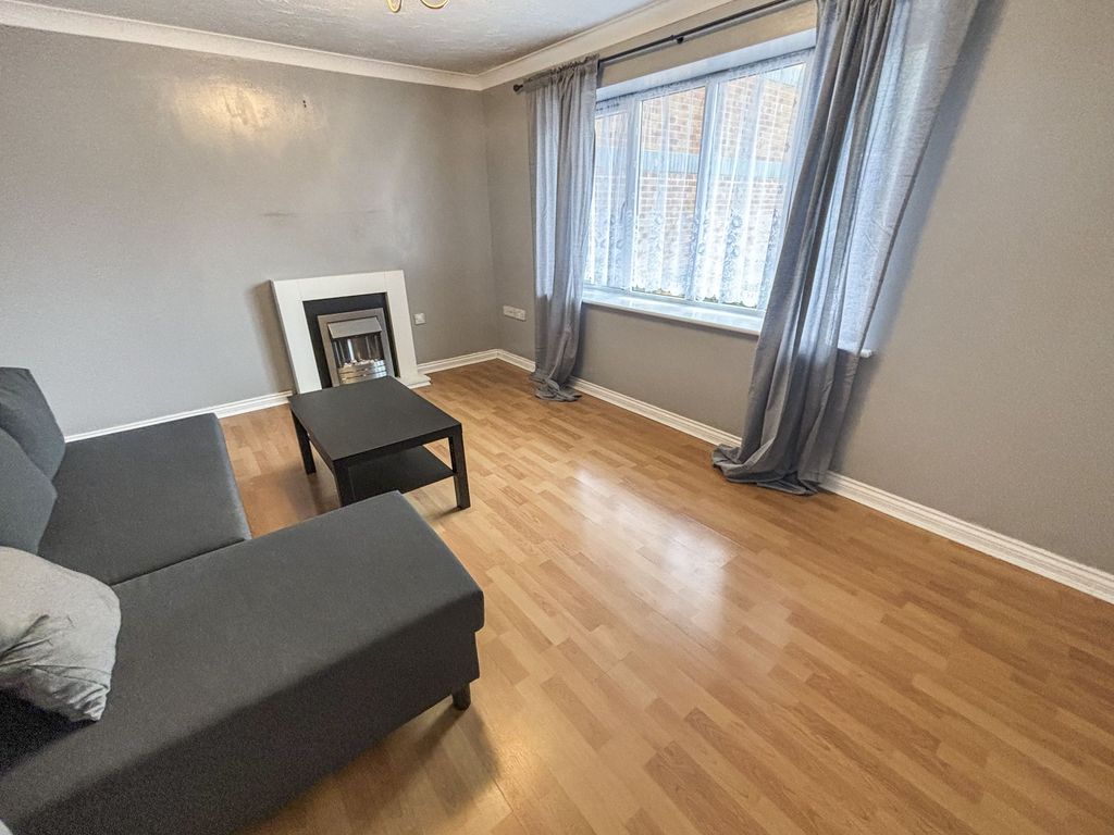 Property photo 2 of 6