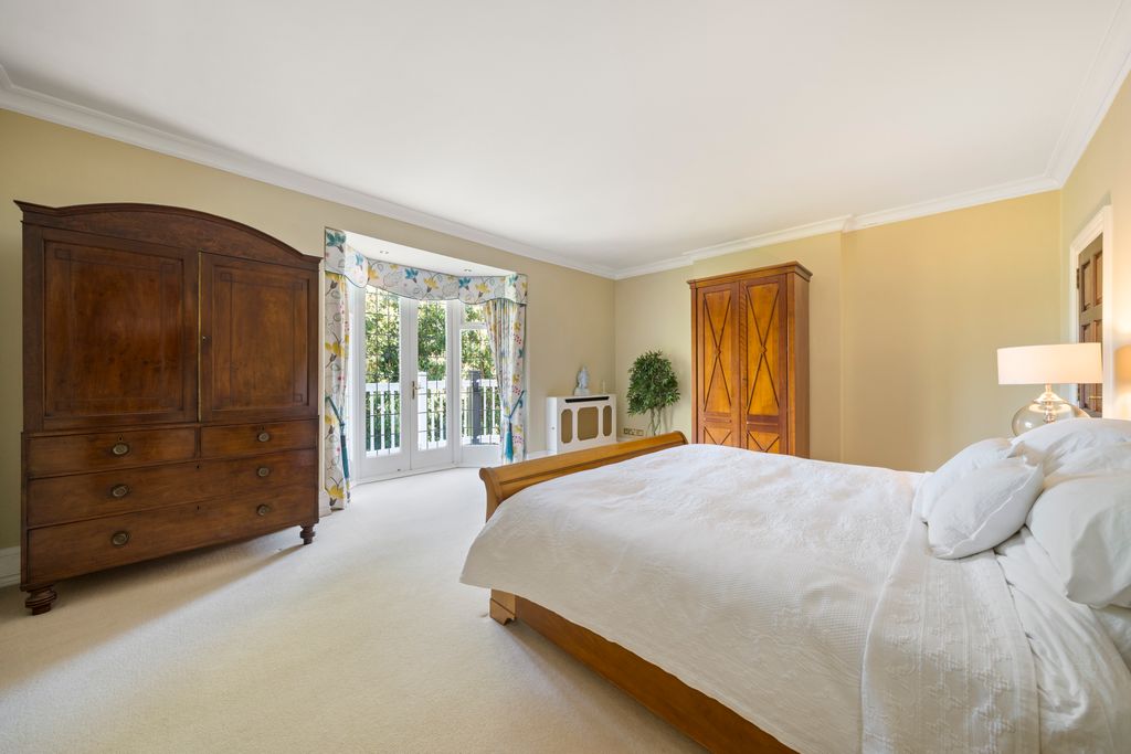 Additional image 12 of 10 bed property for saleChauntry Road, Bray, Maidenhead SL6