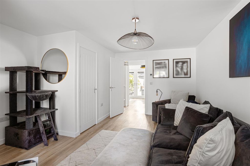 Property photo 3 of 26 71_Risedale_Drive_7.Jpg