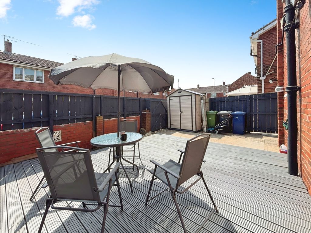 Property photo 1 of 15 4380400