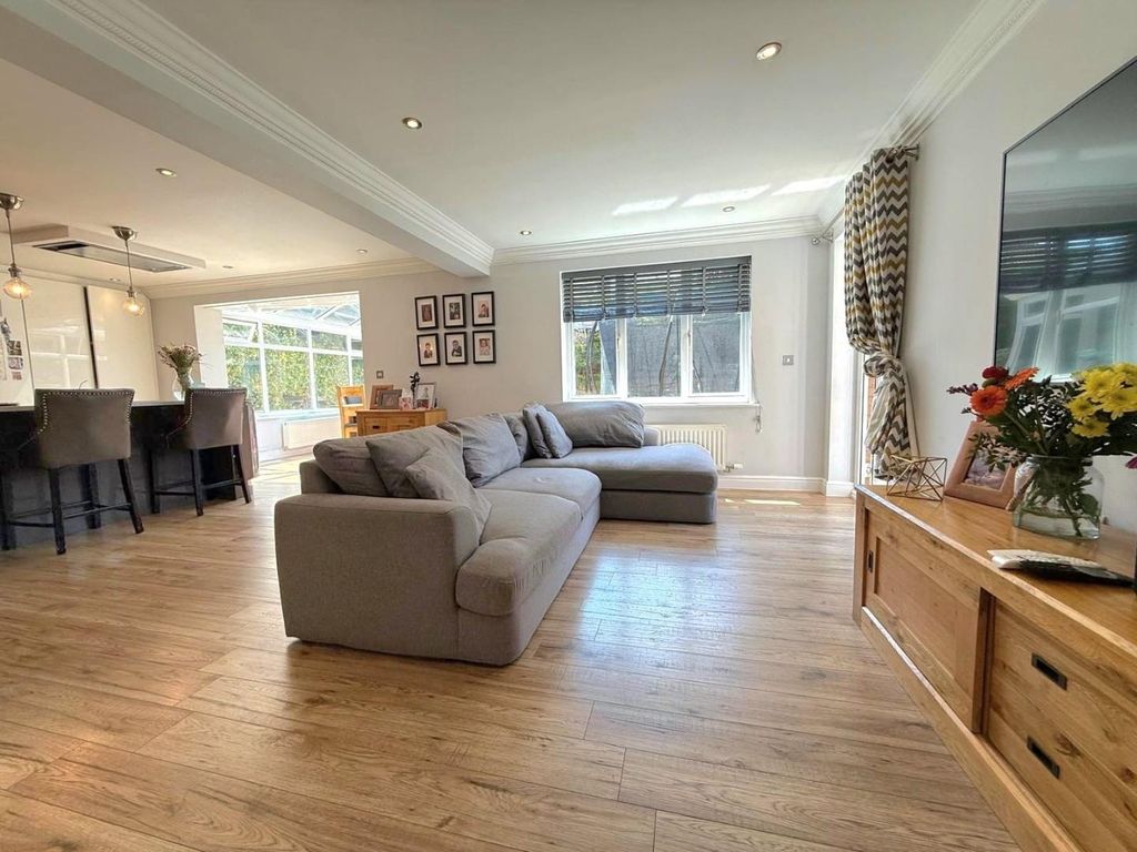 Property photo 3 of 25 25.Jpg
