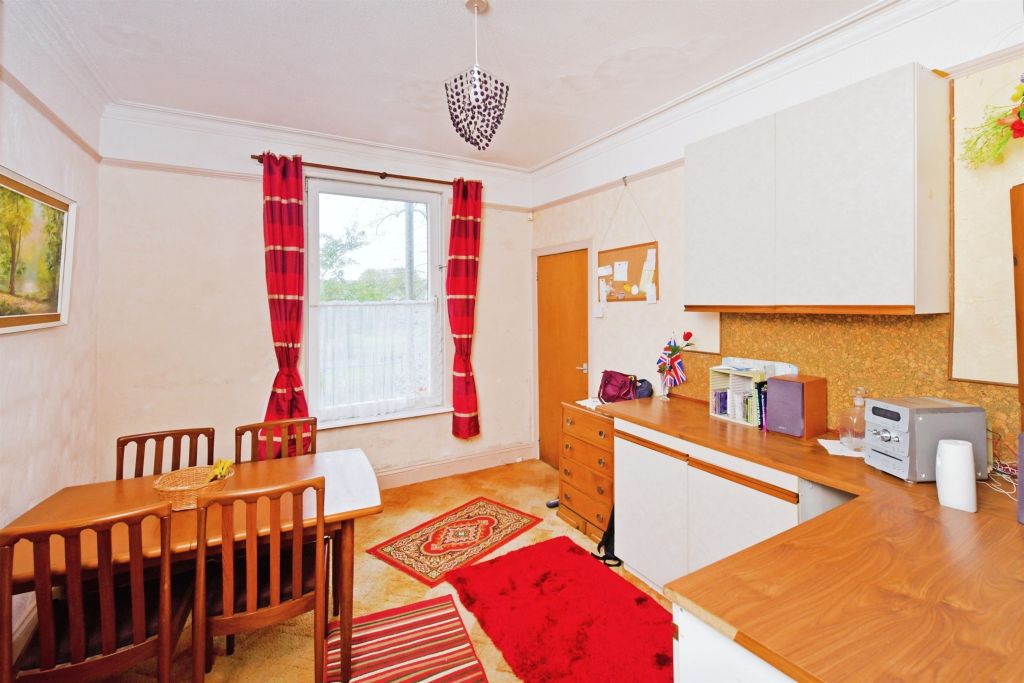 Property photo 3 of 17
