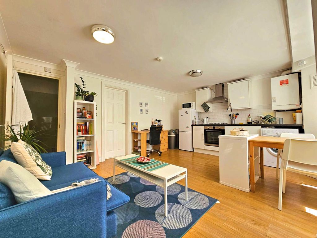 Property photo 3 of 6