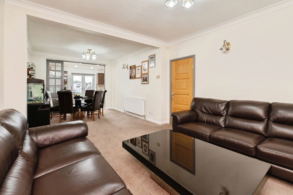 Property photo 3 of 29 Picture