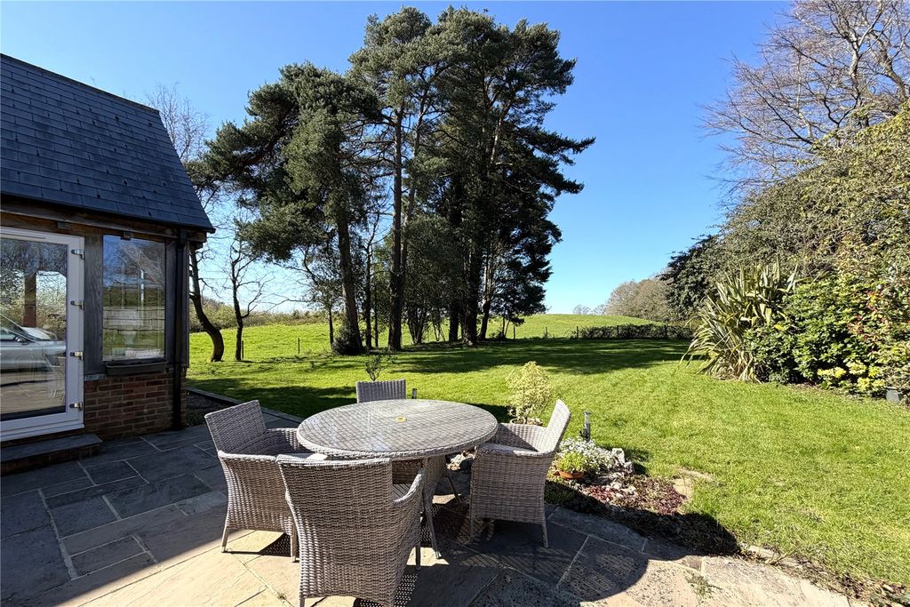 Property photo 2 of 22 Picture No. 31